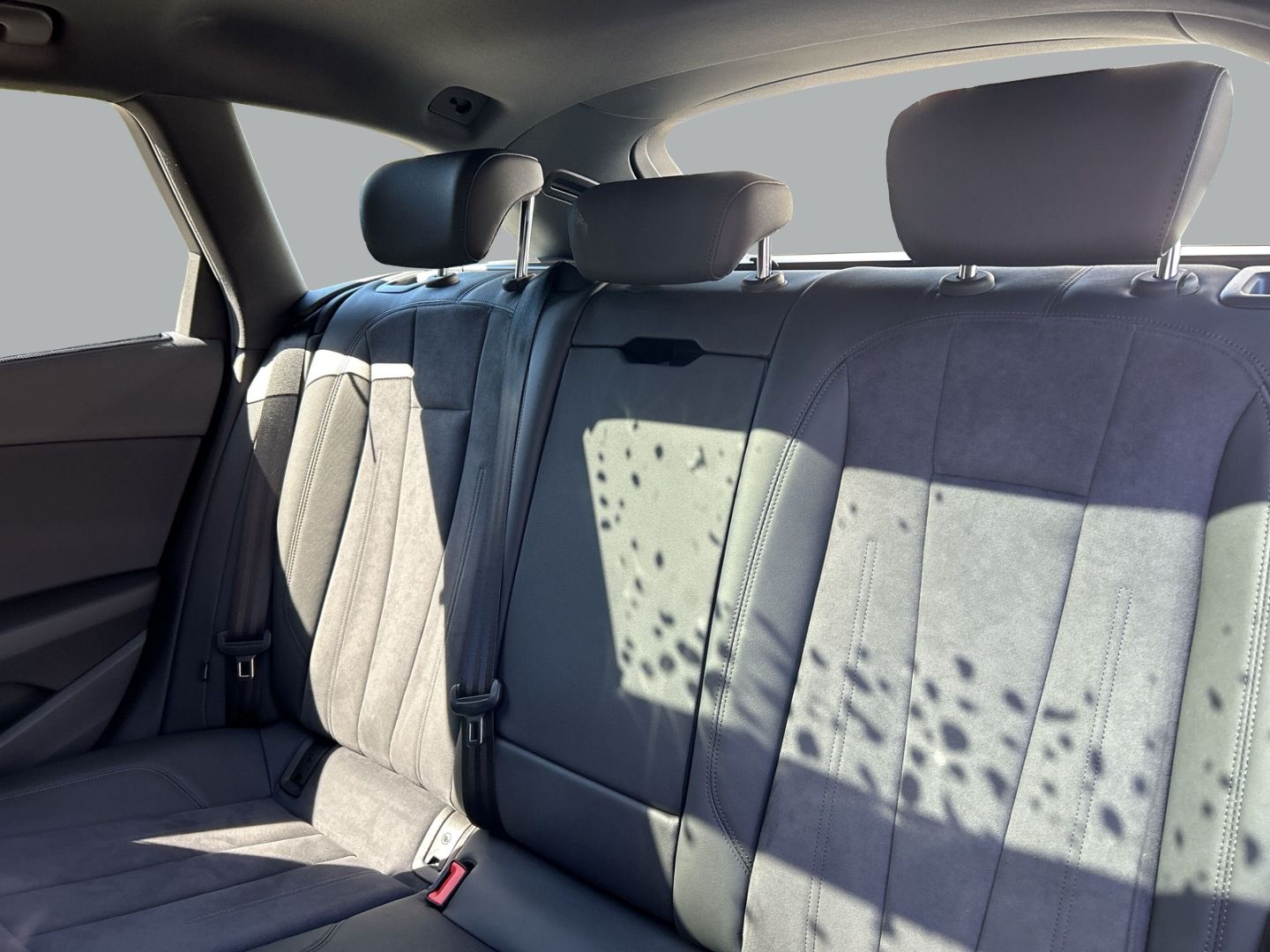 Fahrzeugabbildung Audi A4 2.0 Avant 40 TDI quattro S tronic Matrix LED