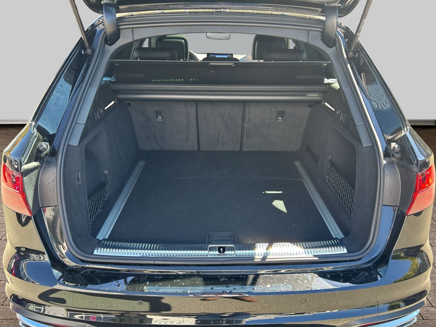 Fahrzeugabbildung Audi A4 2.0 Avant 40 TDI quattro S tronic Matrix LED