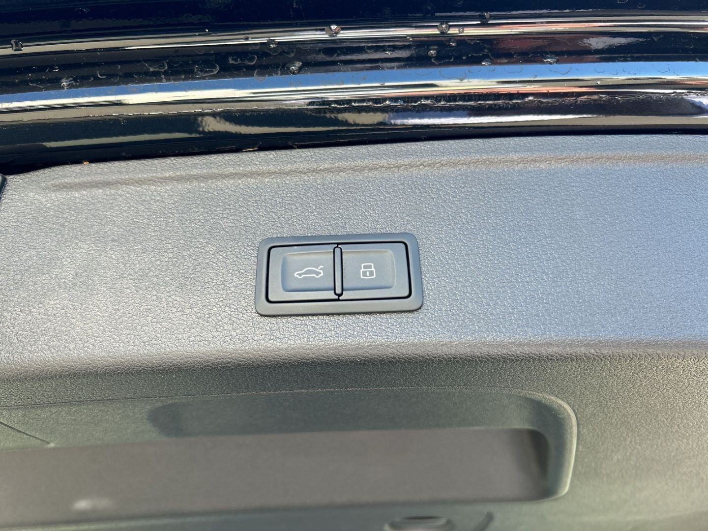 Fahrzeugabbildung Audi A4 2.0 Avant 40 TDI quattro S tronic Matrix LED