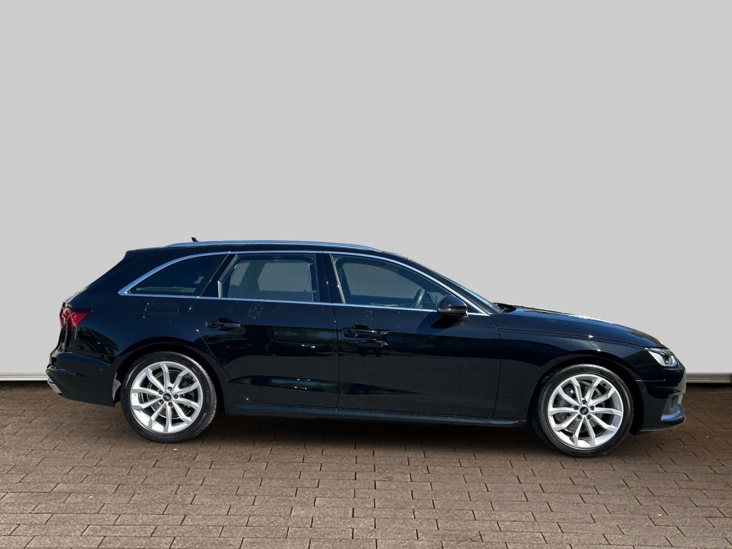 Fahrzeugabbildung Audi A4 2.0 Avant 40 TDI quattro S tronic Matrix LED