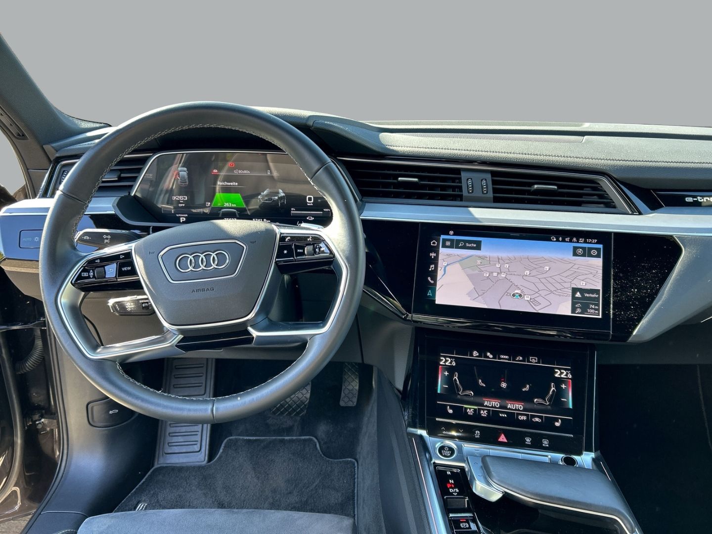 Fahrzeugabbildung Audi Q8 e-tron Sportback 50 QUATTROadvanced Luftfeder