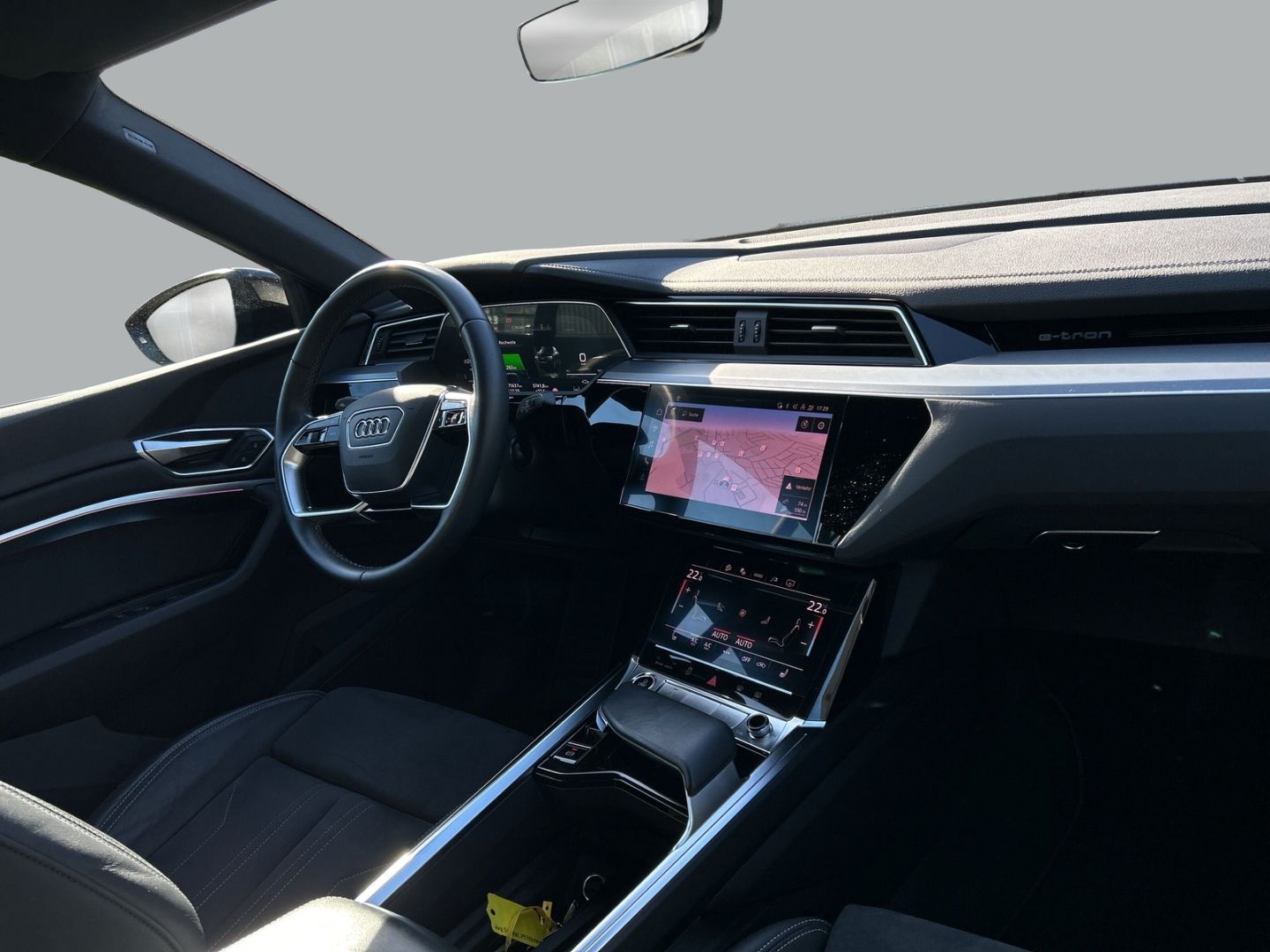 Fahrzeugabbildung Audi Q8 e-tron Sportback 50 QUATTROadvanced Luftfeder