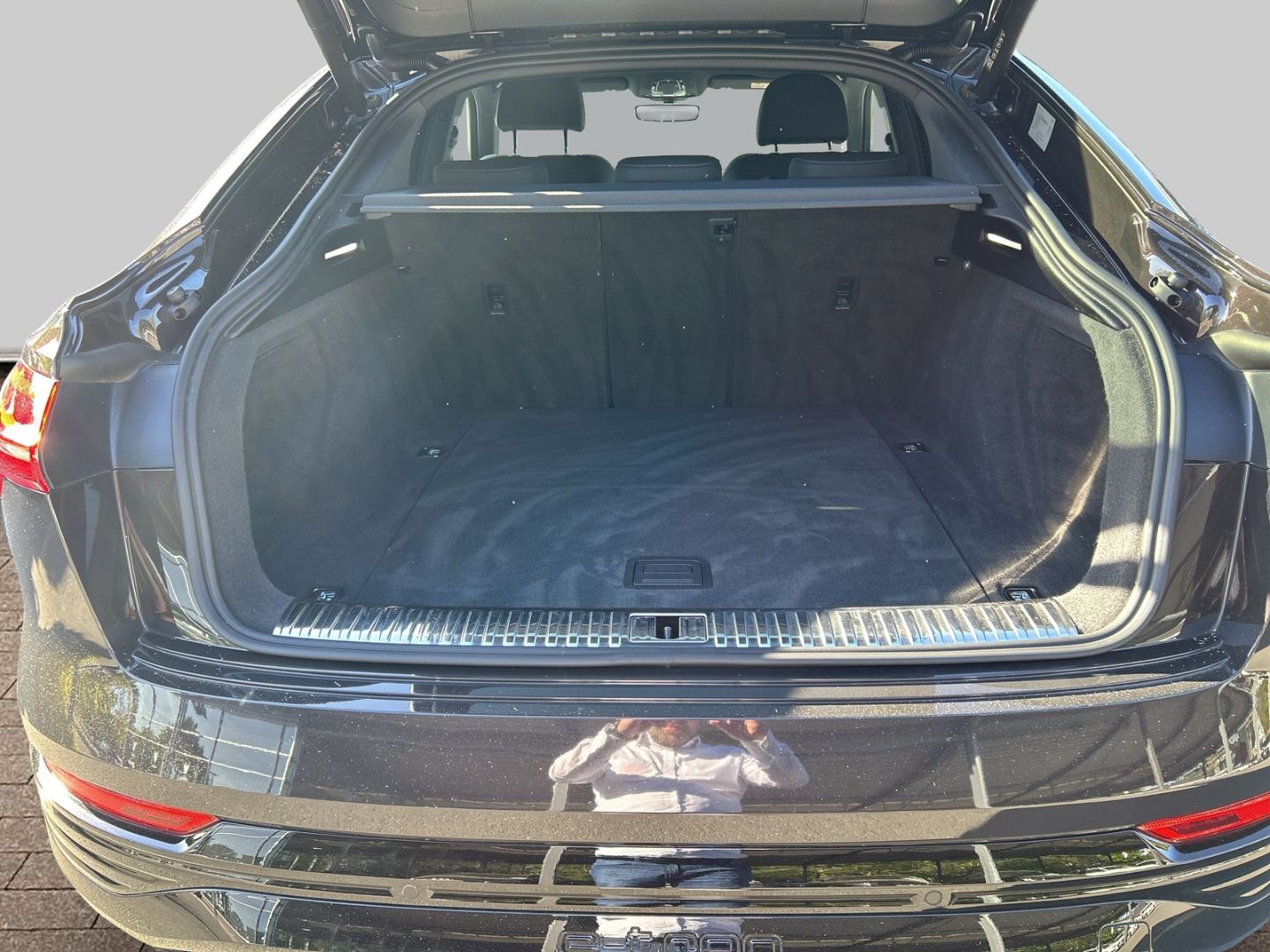 Fahrzeugabbildung Audi Q8 e-tron Sportback 50 QUATTROadvanced Luftfeder