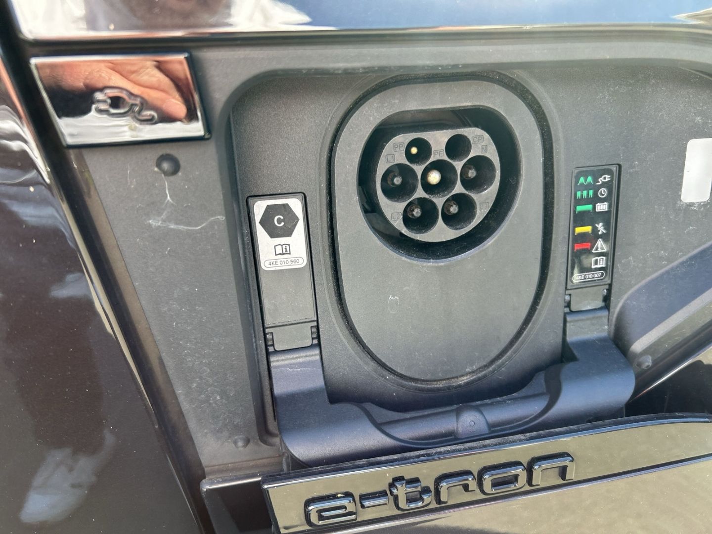 Fahrzeugabbildung Audi Q8 e-tron Sportback 50 QUATTROadvanced Luftfeder