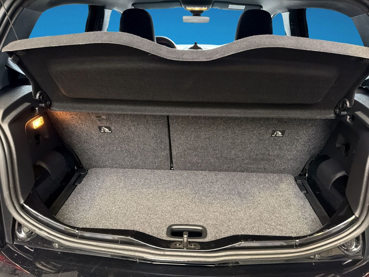 Fahrzeugabbildung Volkswagen up! 1.0 Active Climatronic Maps + More