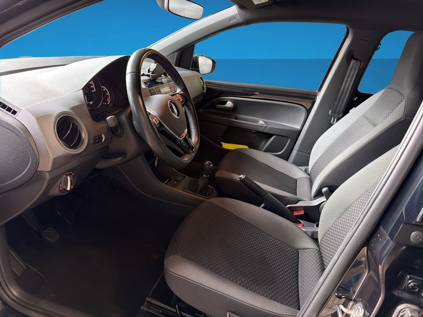 Fahrzeugabbildung Volkswagen up! 1.0 Active Climatronic Maps + More