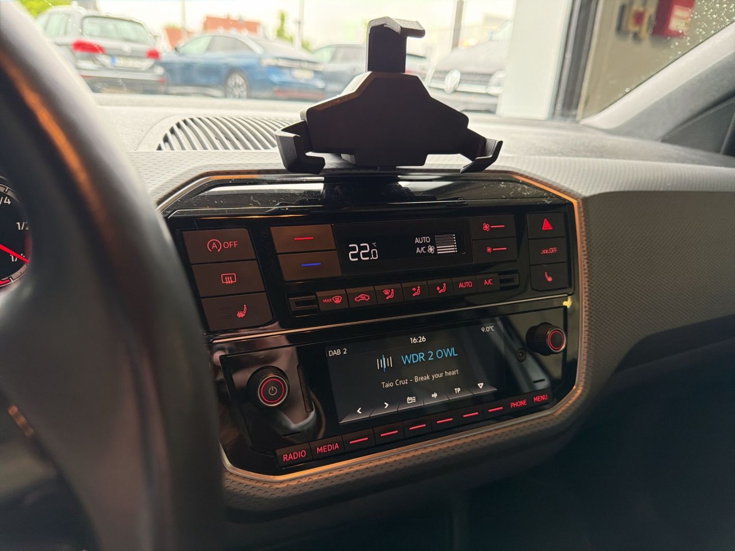Fahrzeugabbildung Volkswagen up! 1.0 Active Climatronic Maps + More