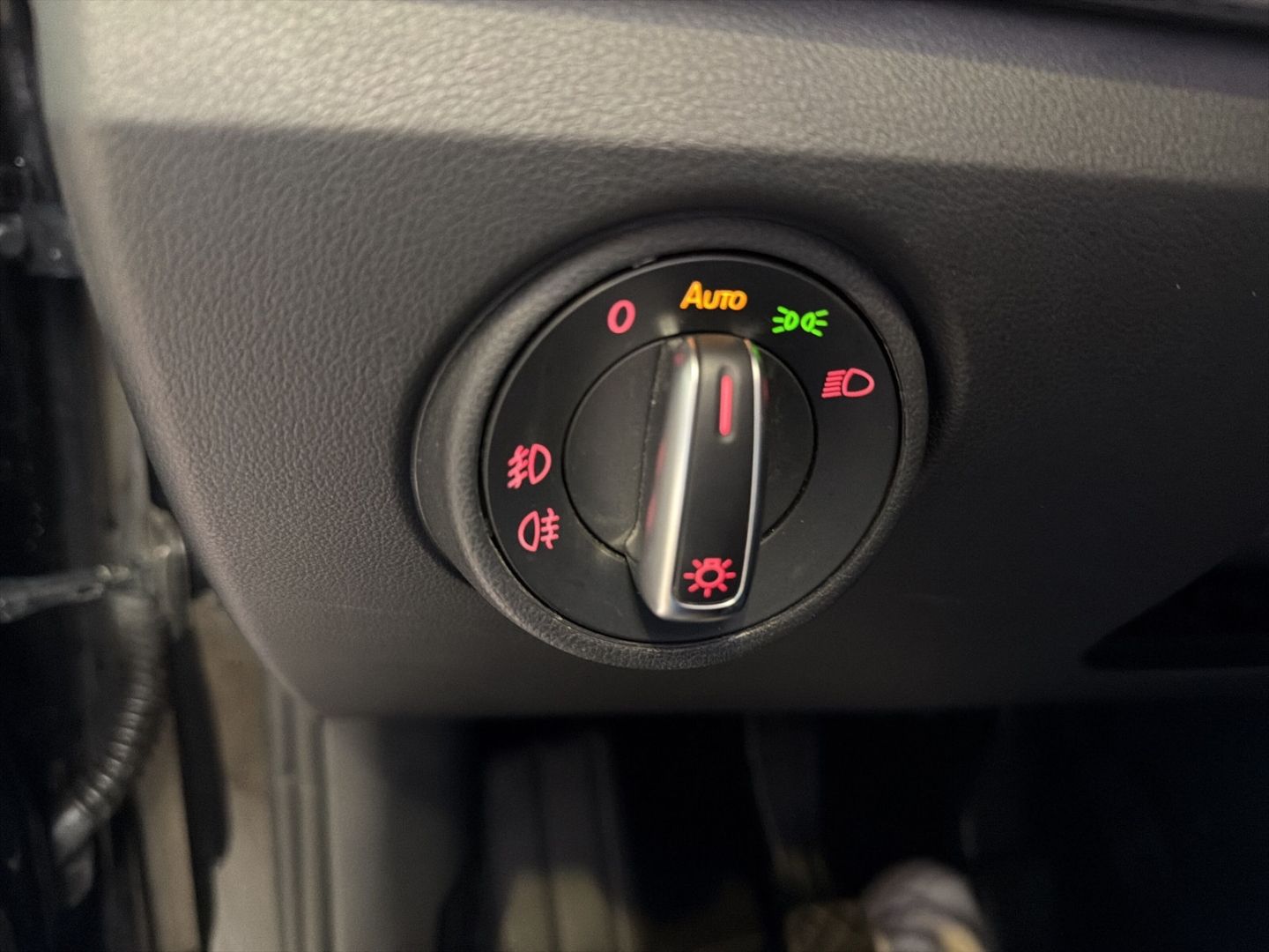 Fahrzeugabbildung Volkswagen up! 1.0 Active Climatronic Maps + More