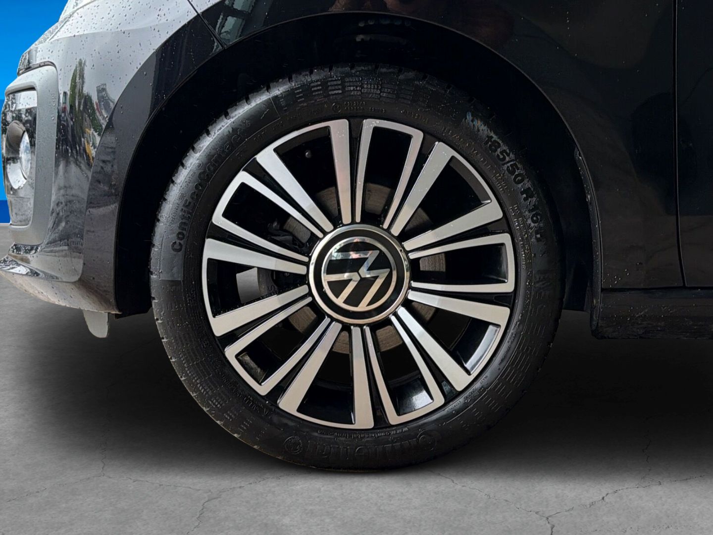 Fahrzeugabbildung Volkswagen up! 1.0 Active Climatronic Maps + More