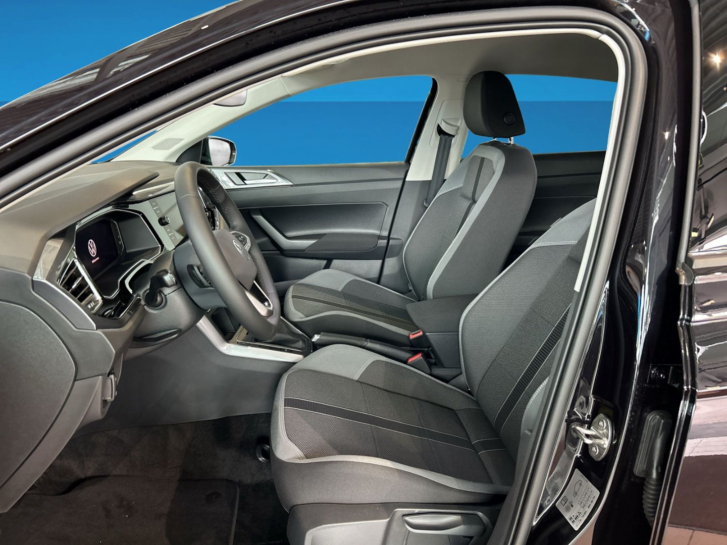 Fahrzeug 10 Fahrzeugabbildung Volkswagen Polo Style 1,0l TSI IQ-LIGHT AHK REAR VIEW NAVI