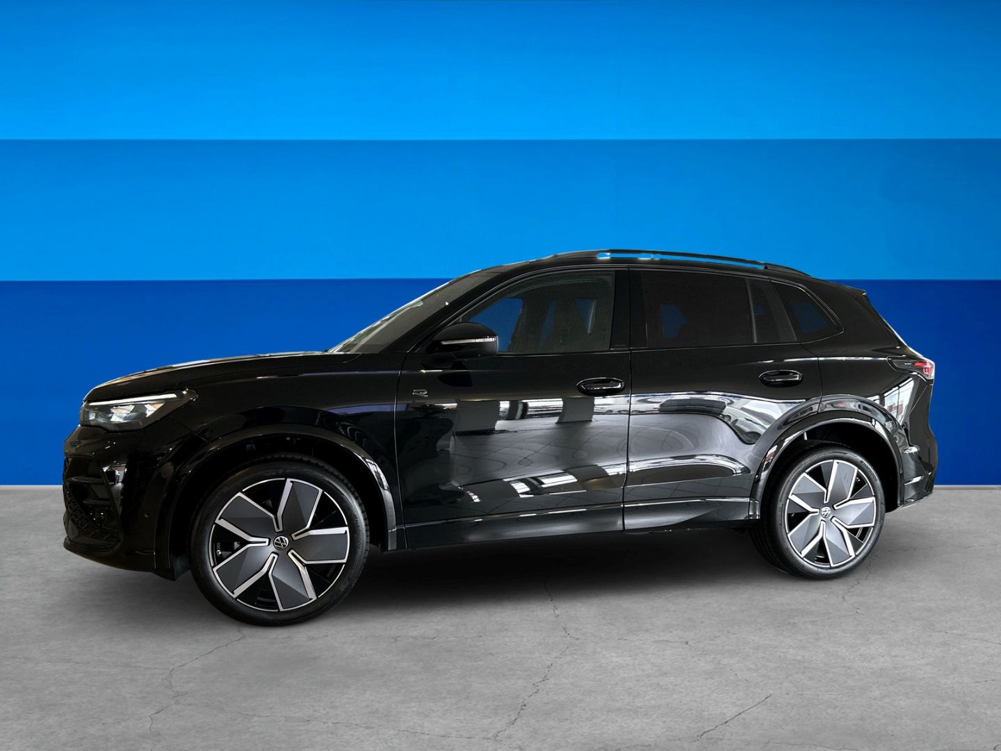 Fahrzeugabbildung Volkswagen Tiguan R-Line 2,0 l TDI 4M AHK IQ.DRIVE PREMIUM