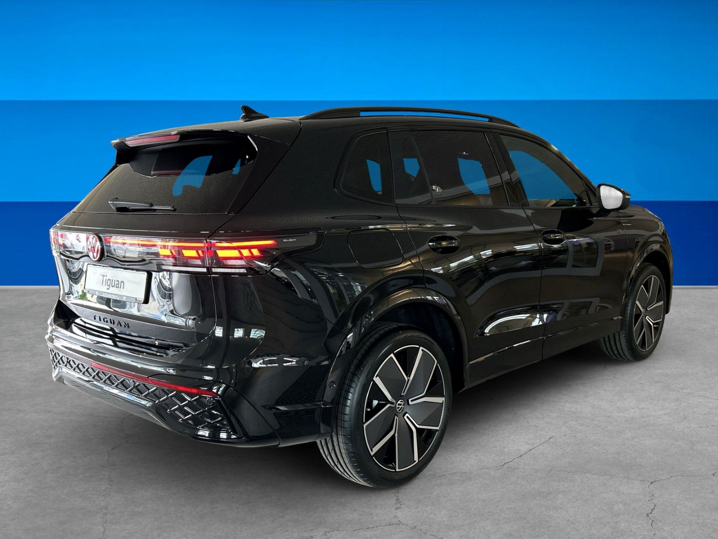 Fahrzeugabbildung Volkswagen Tiguan R-Line 2,0 l TDI 4M AHK IQ.DRIVE PREMIUM