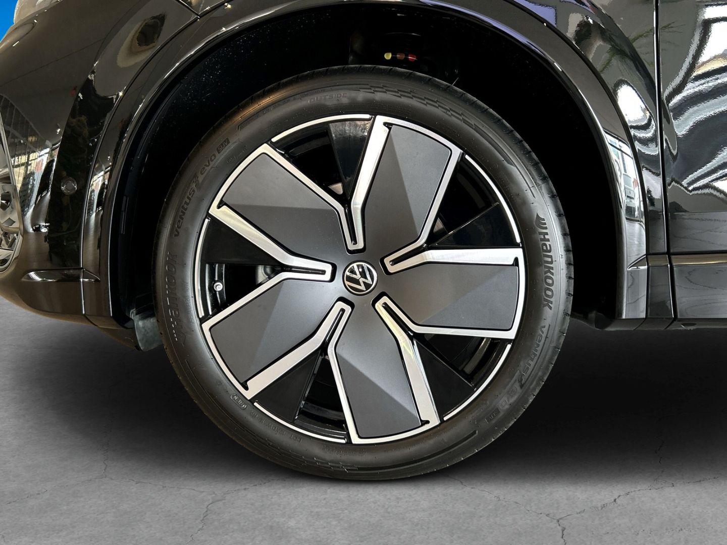 Fahrzeugabbildung Volkswagen Tiguan R-Line 2,0 l TDI 4M AHK IQ.DRIVE PREMIUM