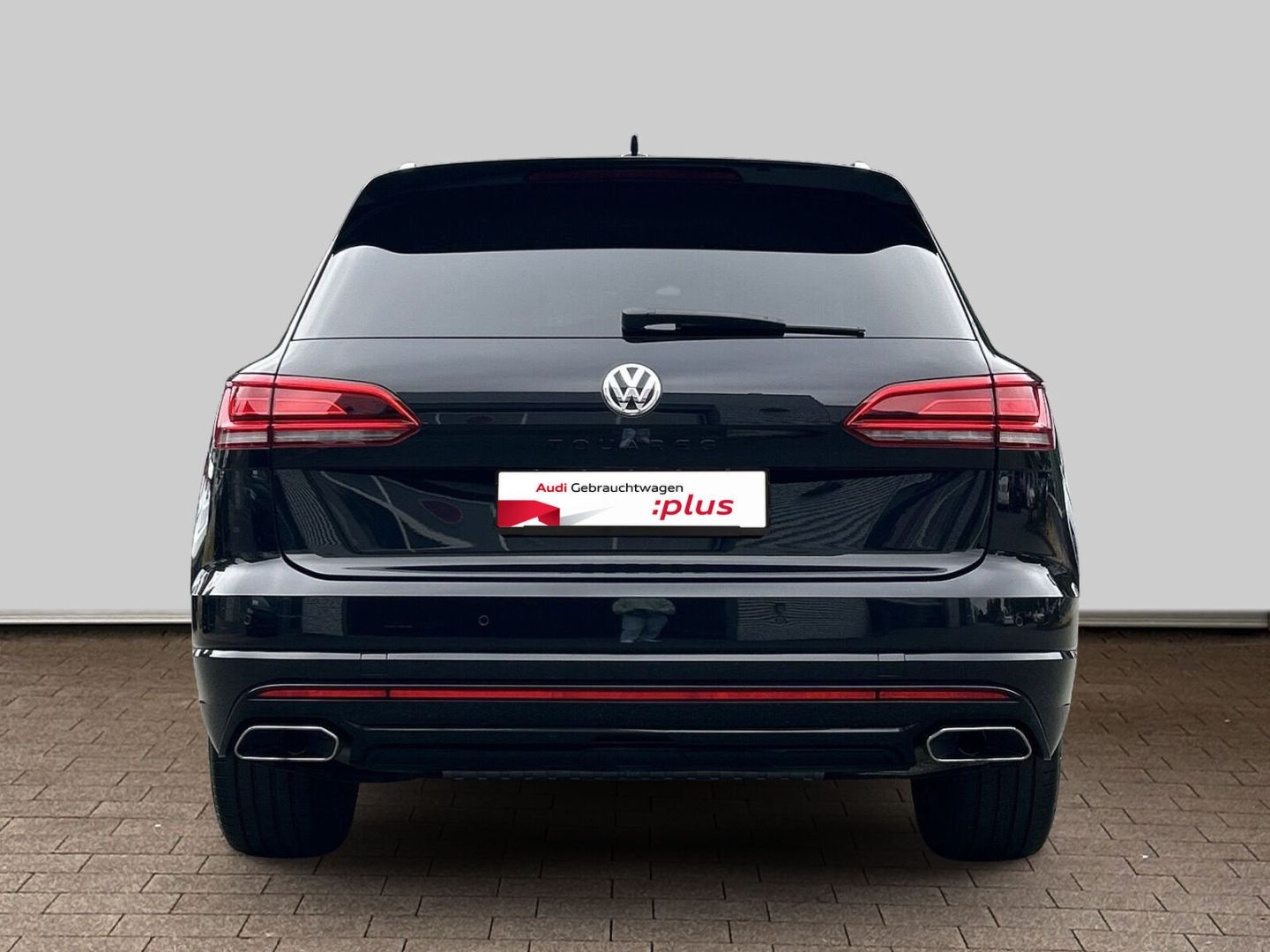 Fahrzeug 8 Fahrzeugabbildung Volkswagen Touareg 3.0 V6 TDI Elegance 4Motion R-Line - mit KI generiert/bearbeitet