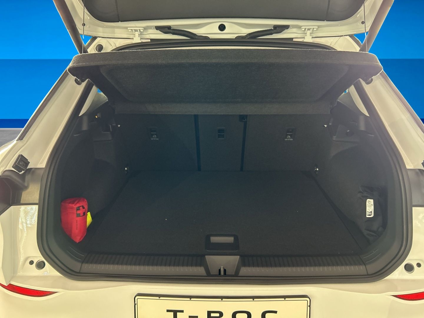 Fahrzeugabbildung Volkswagen T-Roc Style 1.5l eTSI DSG IQ.DRIVE AHK EASY OPEN