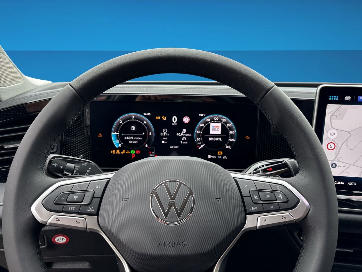 Fahrzeugabbildung Volkswagen Tiguan ENERGY 2,0 l TDI DSG AHK LED+ NAPOLI