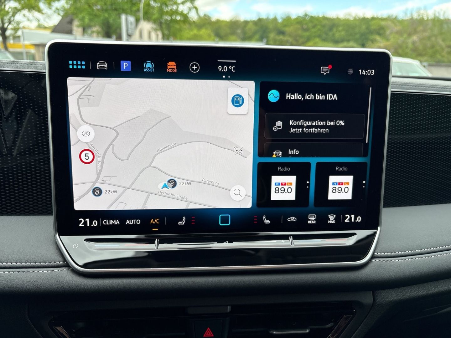 Fahrzeugabbildung Volkswagen Tiguan ENERGY 2,0 l TDI DSG AHK LED+ NAPOLI
