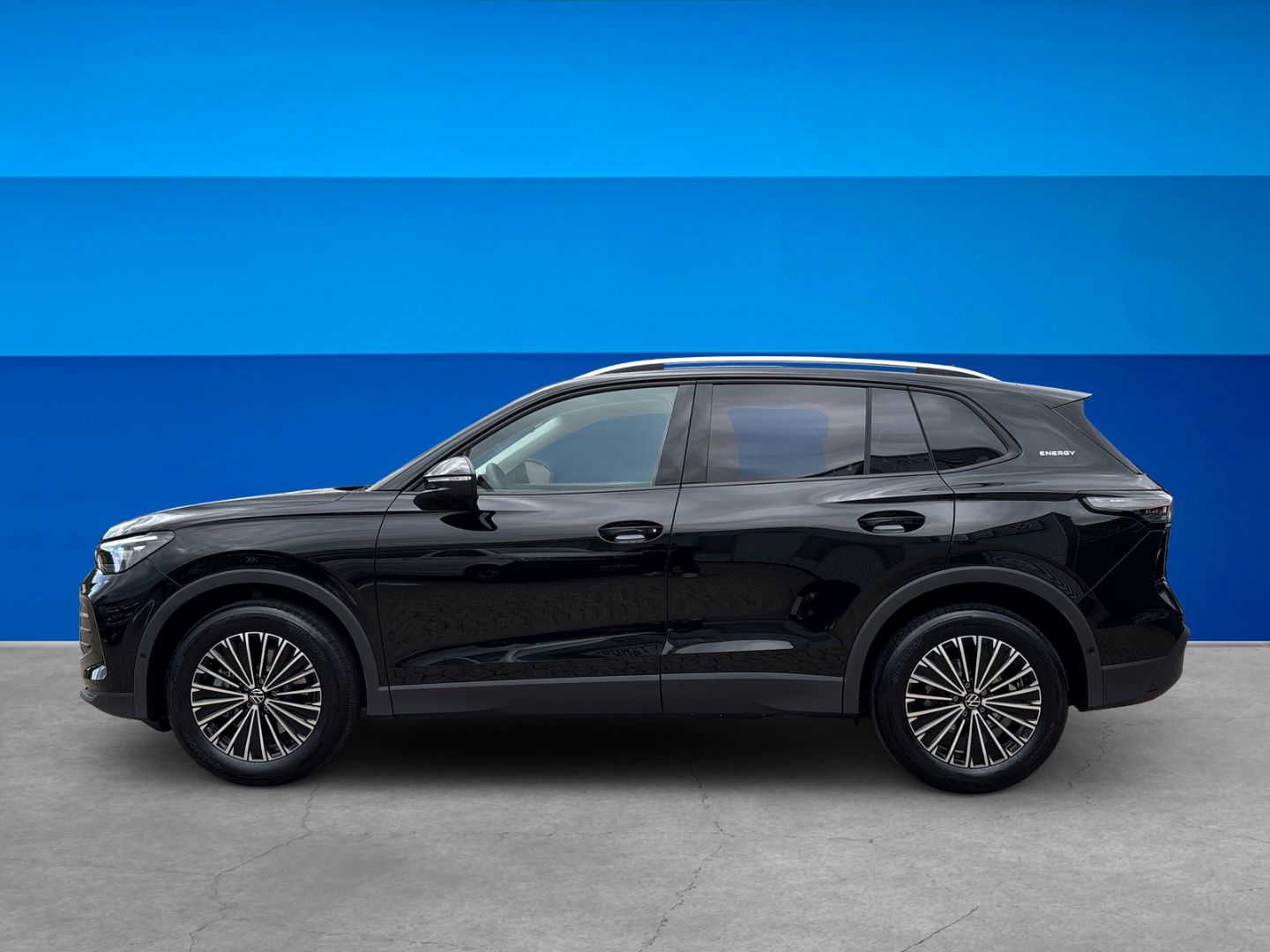 Fahrzeugabbildung Volkswagen Tiguan ENERGY 2,0 l TDI DSG AHK LED+ NAPOLI