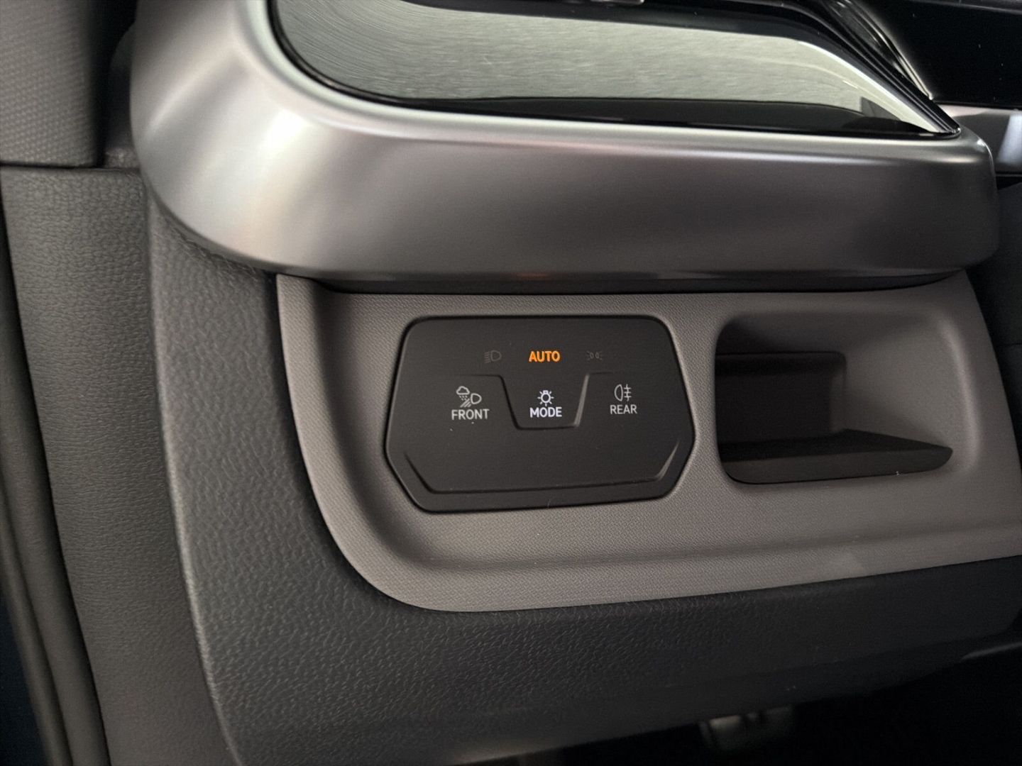 Fahrzeugabbildung Volkswagen ID. Buzz Pro 210 kW 79 kWh KR - mit KI generiert/bearbeitet