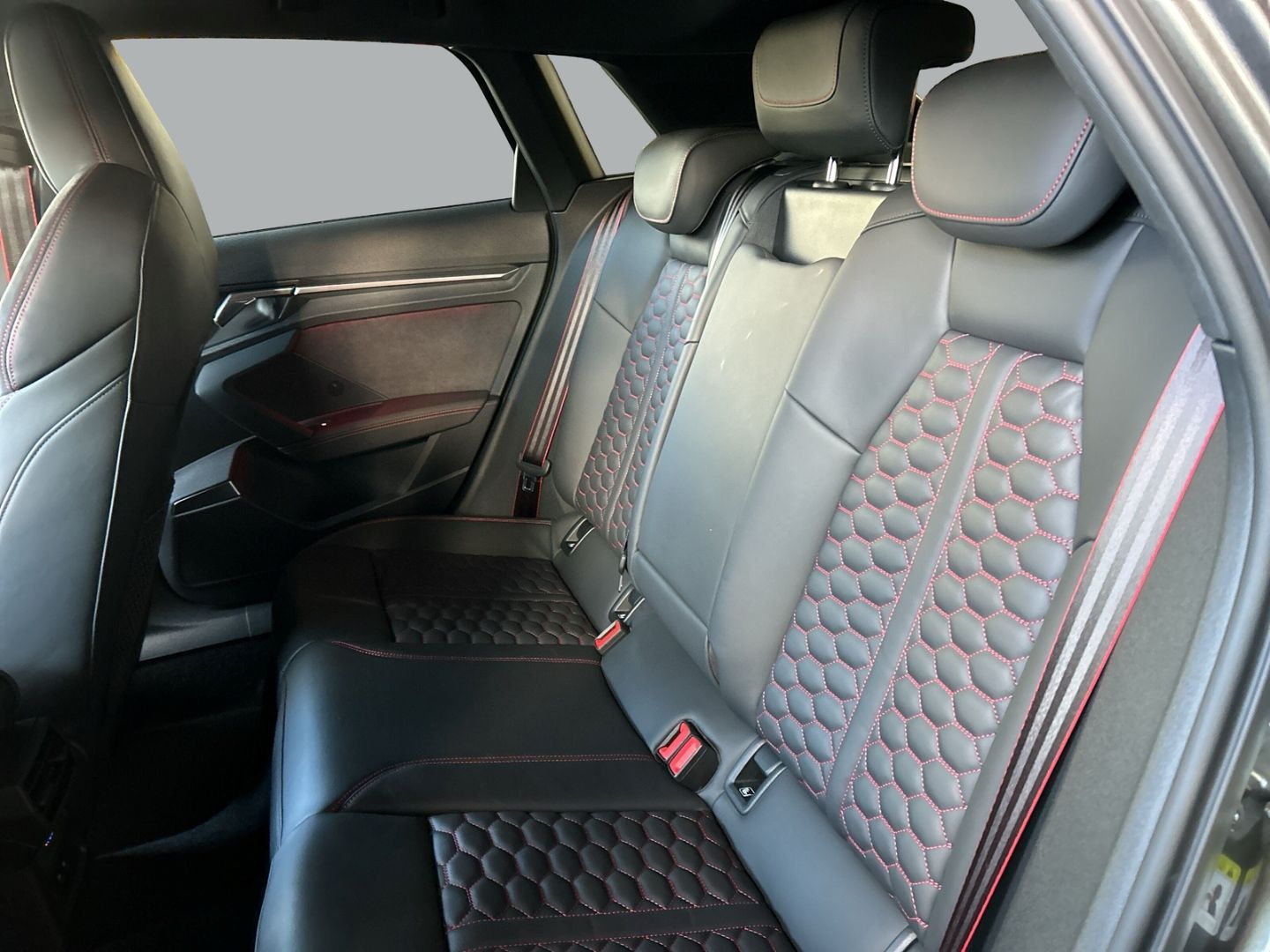 Fahrzeugabbildung Audi RS3 Sportback 2.5 TFSI QUATTRO El. PANO NAVI LED