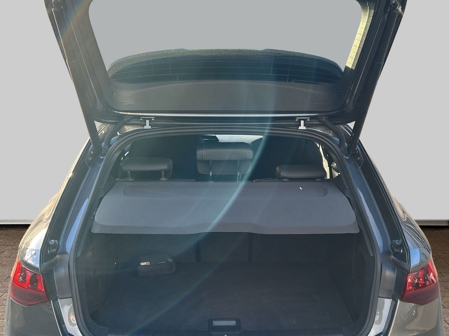 Fahrzeugabbildung Audi RS3 Sportback 2.5 TFSI QUATTRO El. PANO NAVI LED