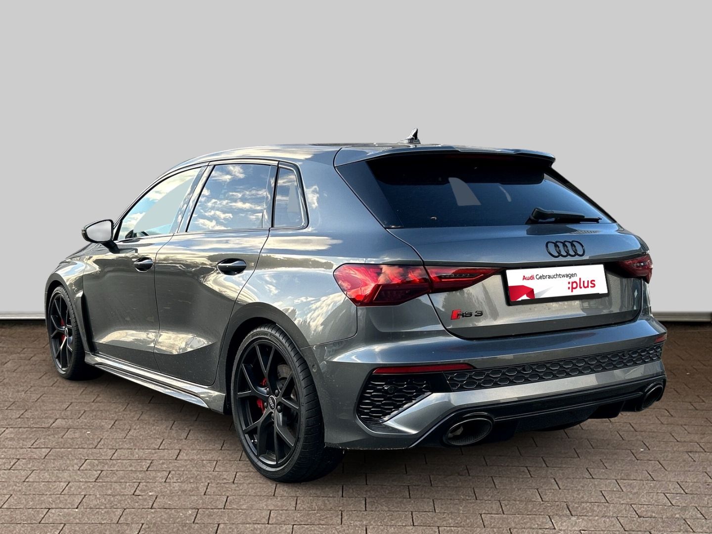 Fahrzeugabbildung Audi RS3 Sportback 2.5 TFSI QUATTRO El. PANO NAVI LED