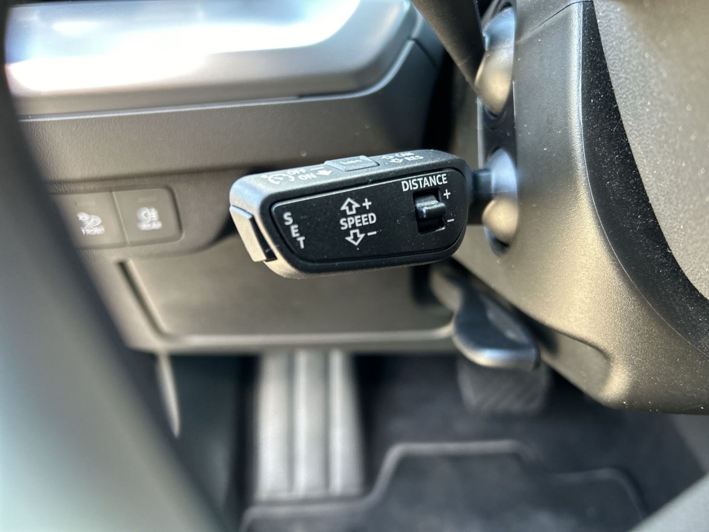 Fahrzeugabbildung Audi Q4 40 Matrix LED HEAD-UP Alu 20 CarPlay NAVI Dig