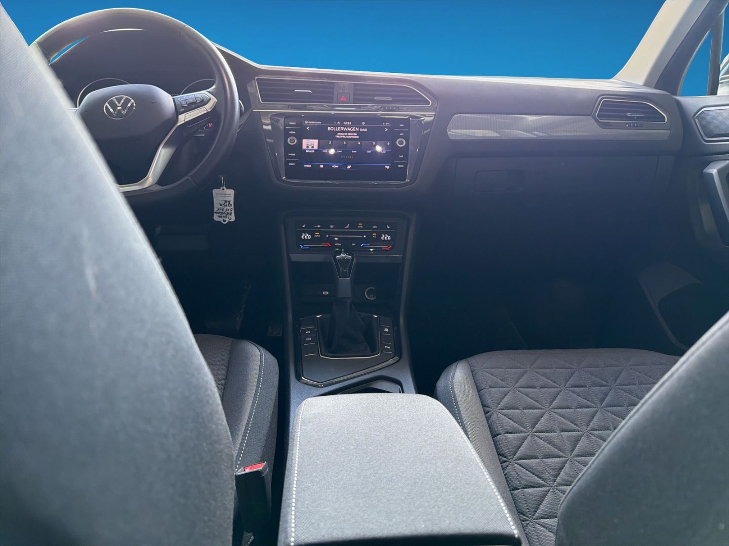 Fahrzeugabbildung Volkswagen Tiguan 2.0 TDI Life Rear View Business Premium