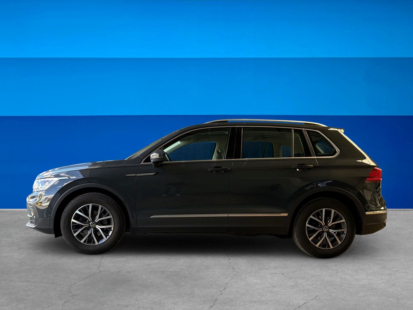 Fahrzeugabbildung Volkswagen Tiguan 2.0 TDI Life Rear View Business Premium