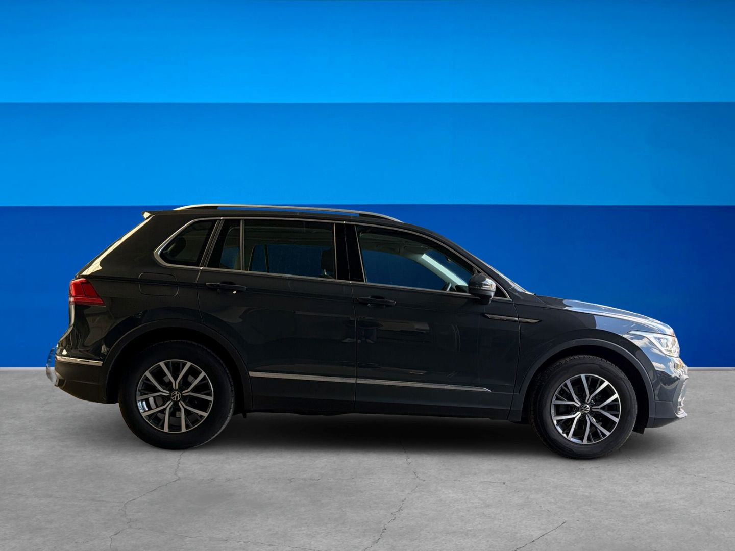 Fahrzeugabbildung Volkswagen Tiguan 2.0 TDI Life Rear View Business Premium