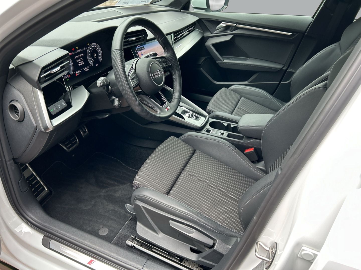 Fahrzeugabbildung Audi A3 e Sportback 40 1.4 TFSI S line E-tron