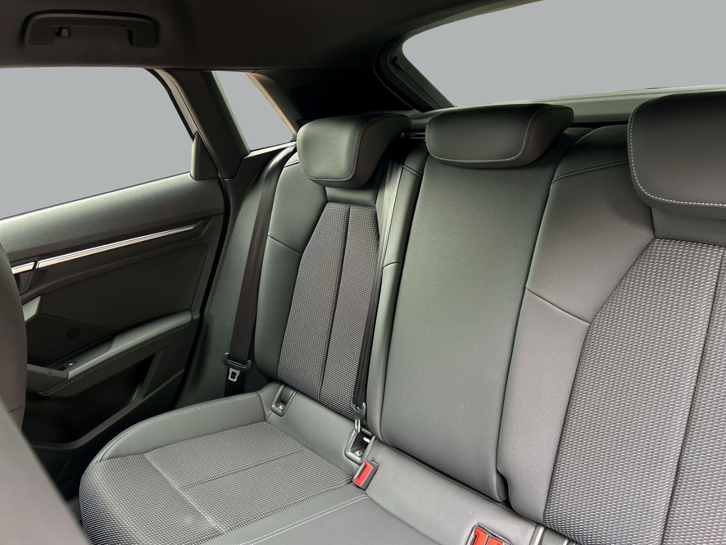 Fahrzeugabbildung Audi A3 e Sportback 40 1.4 TFSI S line E-tron