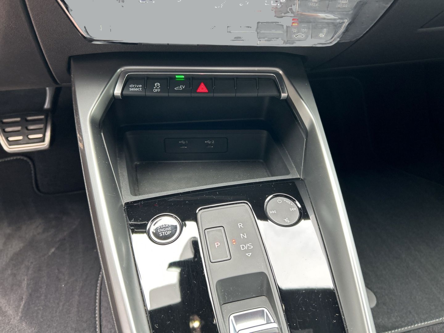 Fahrzeugabbildung Audi A3 e Sportback 40 1.4 TFSI S line E-tron