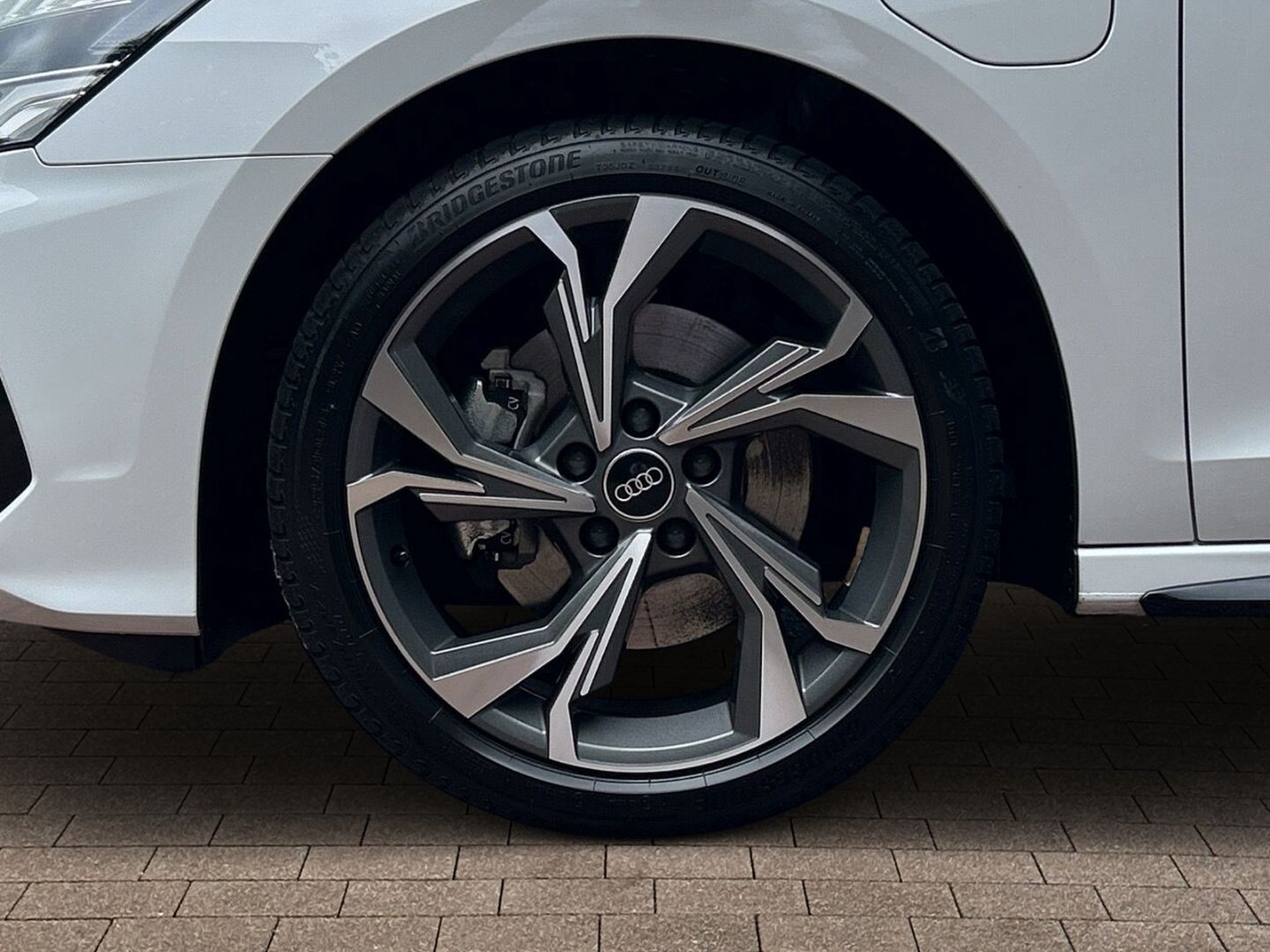 Fahrzeugabbildung Audi A3 e Sportback 40 1.4 TFSI S line E-tron