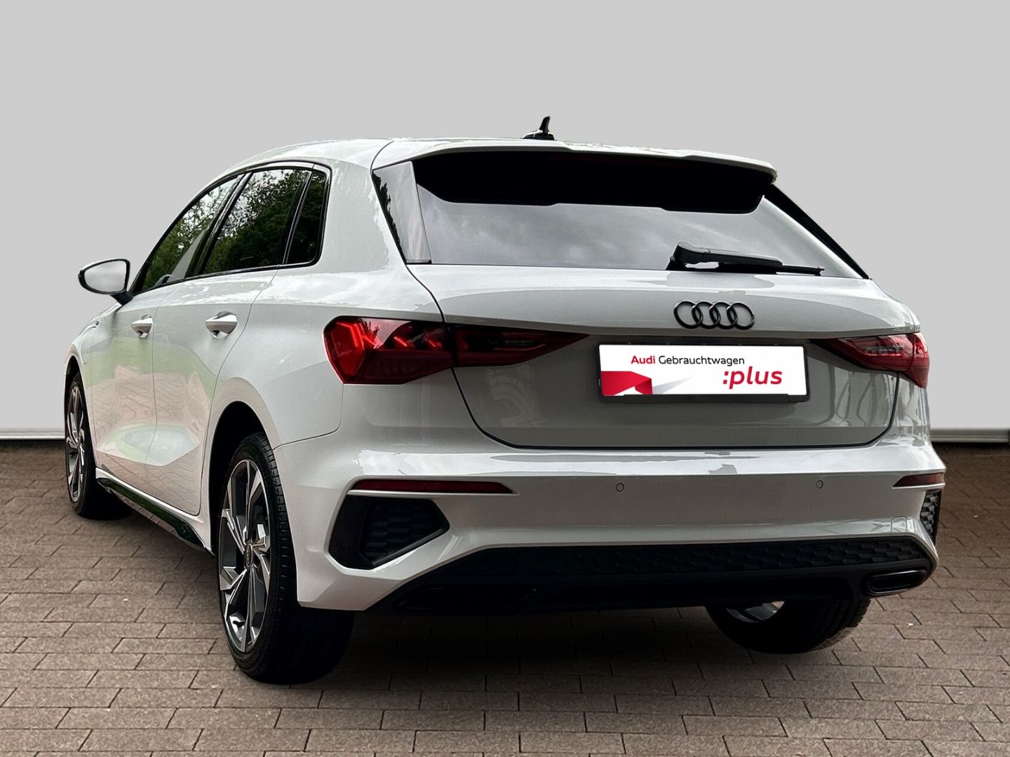 Fahrzeugabbildung Audi A3 e Sportback 40 1.4 TFSI S line E-tron