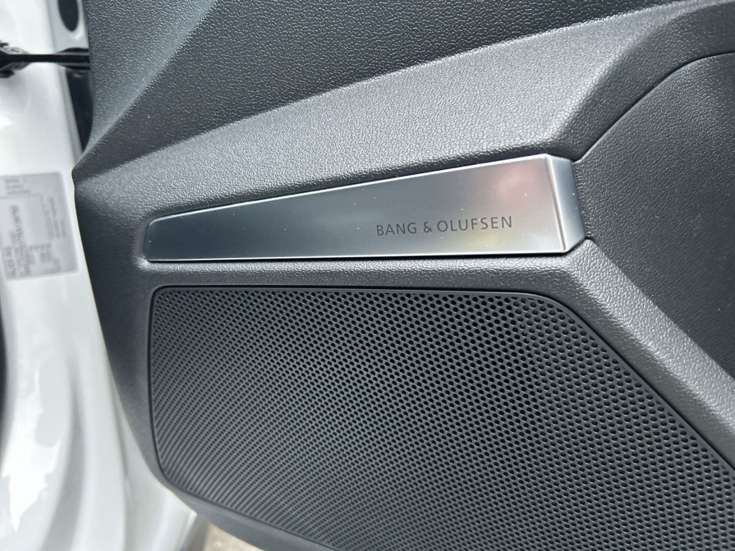 Fahrzeug 18 Fahrzeugabbildung Audi S3 Limousine 2.0 TFSI quattro MATRIX-LED+B&O+KAM