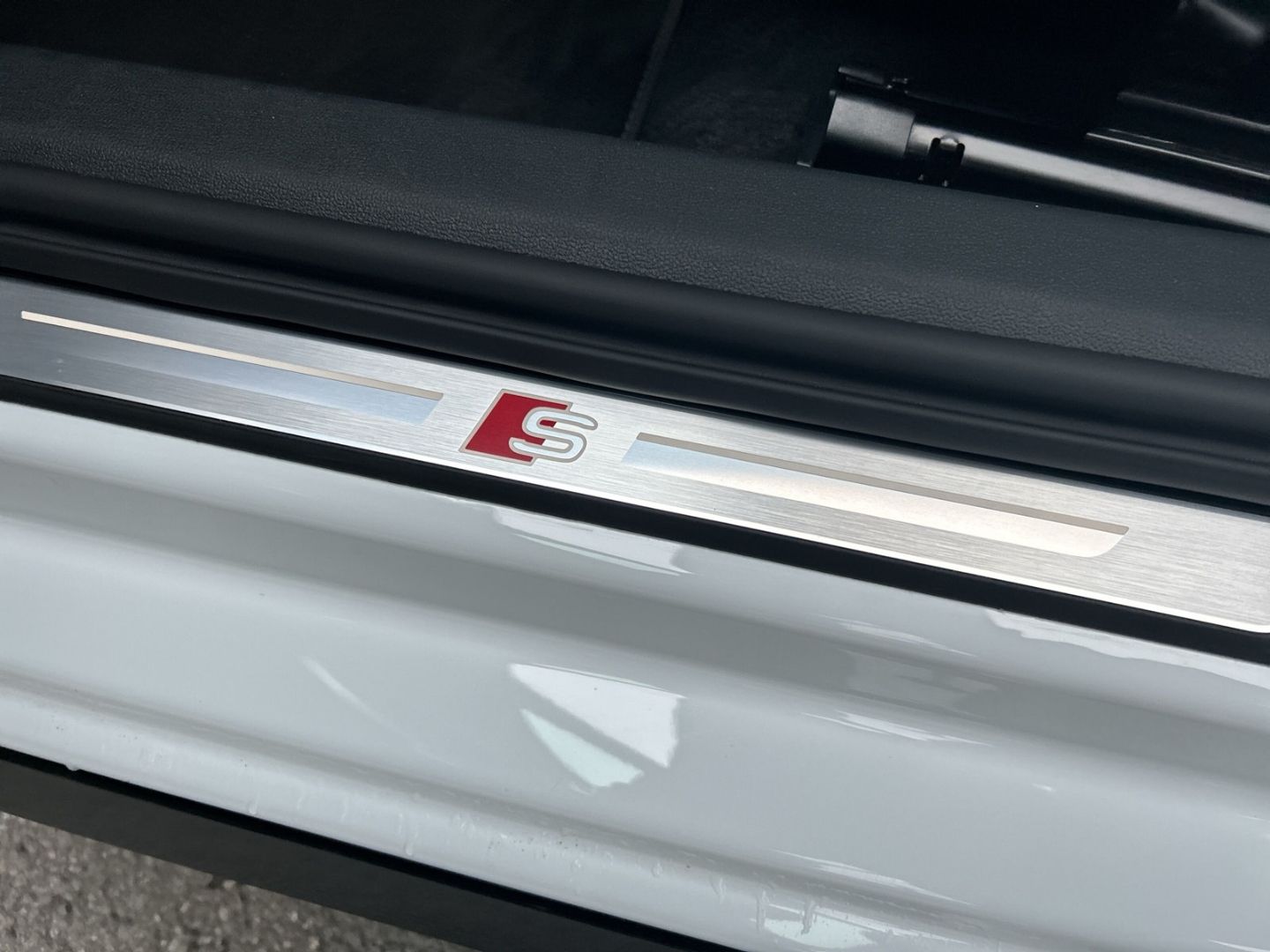 Fahrzeug 20 Fahrzeugabbildung Audi S3 Limousine 2.0 TFSI quattro MATRIX-LED+B&O+KAM