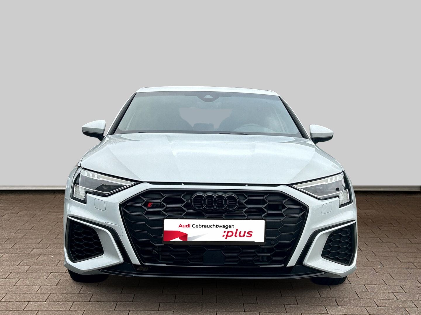 Fahrzeug 3 Fahrzeugabbildung Audi S3 Limousine 2.0 TFSI quattro MATRIX-LED+B&O+KAM