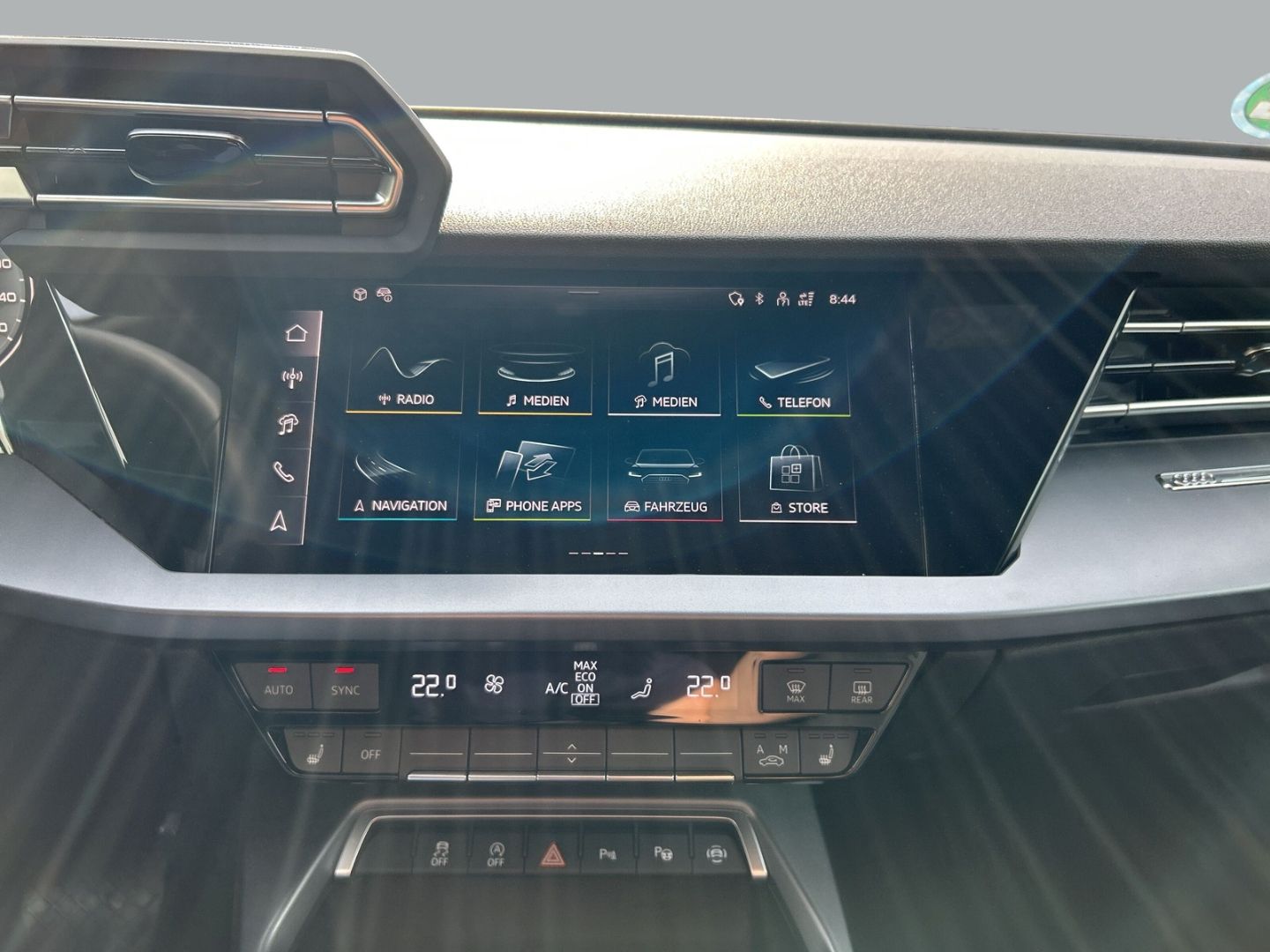 Fahrzeug 15 Fahrzeugabbildung Audi A3 SPORTBACK TFSI 85 kW +AHK+VIRTUAL+NAVI+SHZ