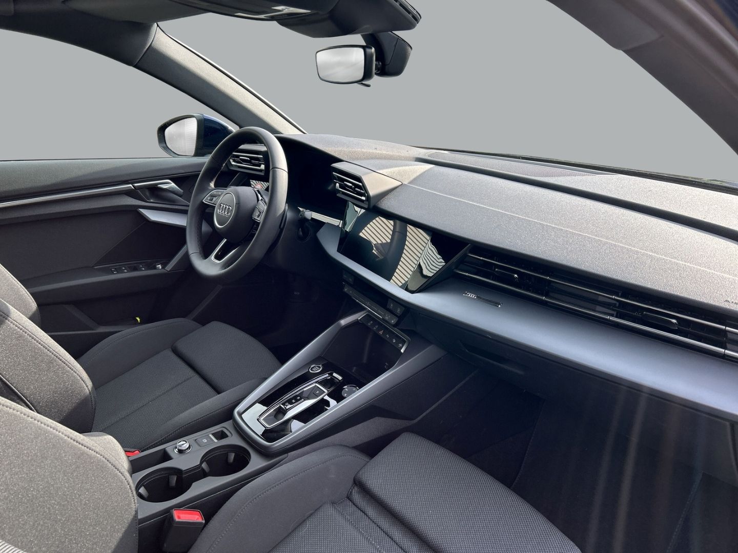 Fahrzeug 19 Fahrzeugabbildung Audi A3 SPORTBACK TFSI 85 kW +AHK+VIRTUAL+NAVI+SHZ