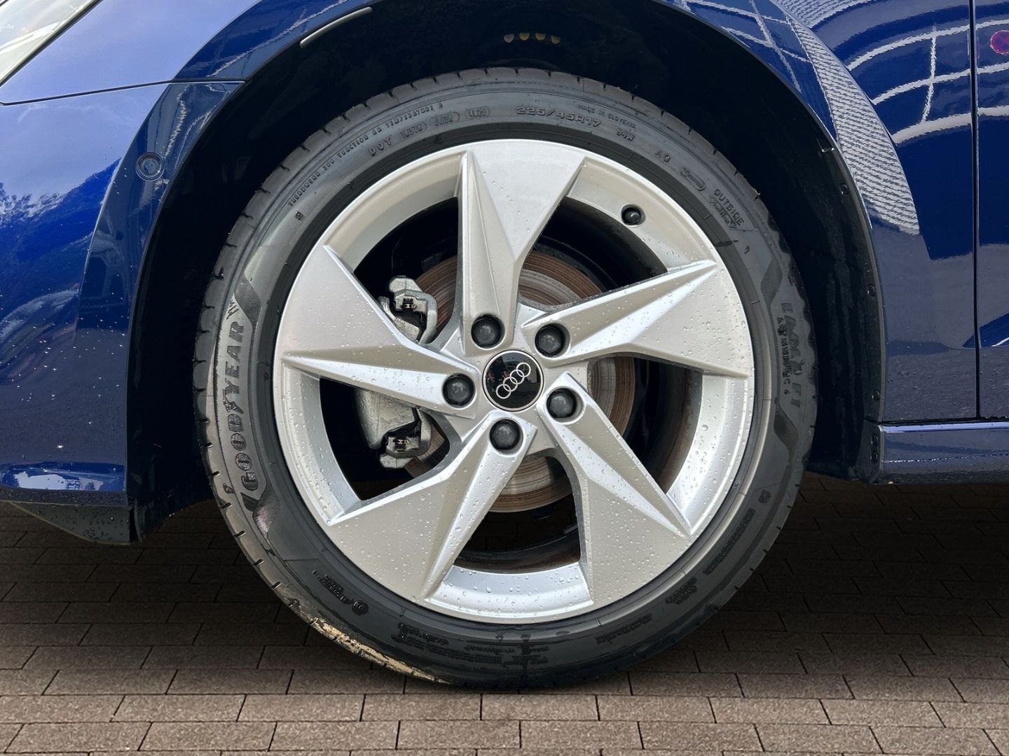 Fahrzeug 21 Fahrzeugabbildung Audi A3 SPORTBACK TFSI 85 kW +AHK+VIRTUAL+NAVI+SHZ