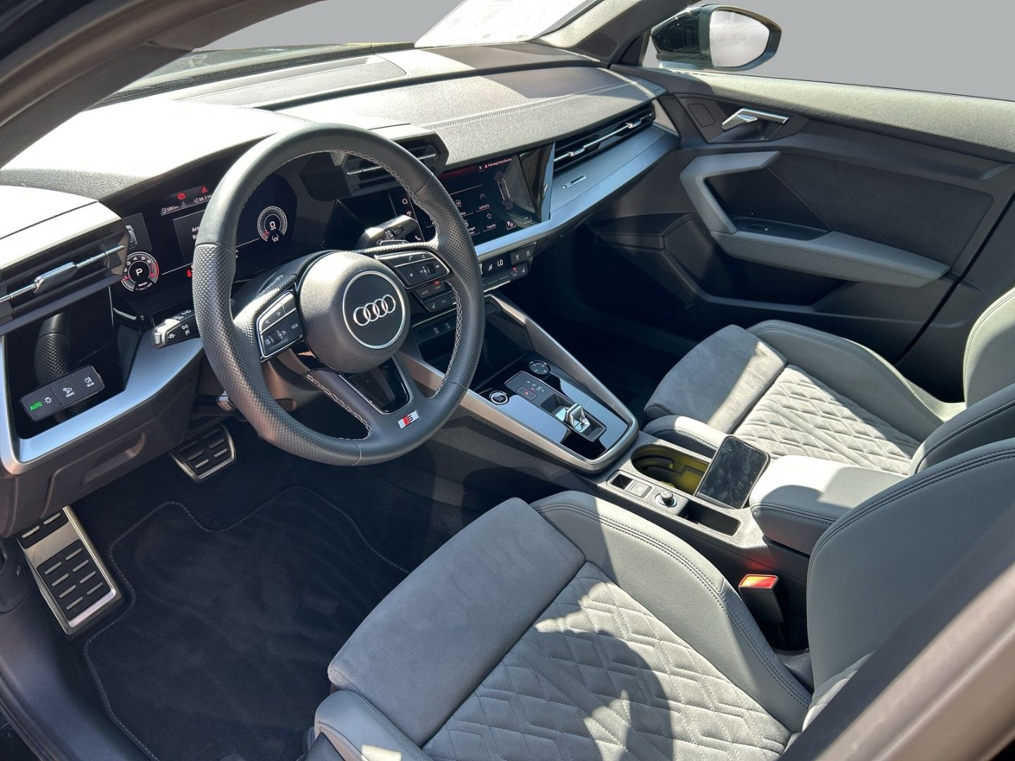 Fahrzeugabbildung Audi A3 SPORTBACK 150PS+LED+LEDER+NAVI+CARPLAY+VIRTUA