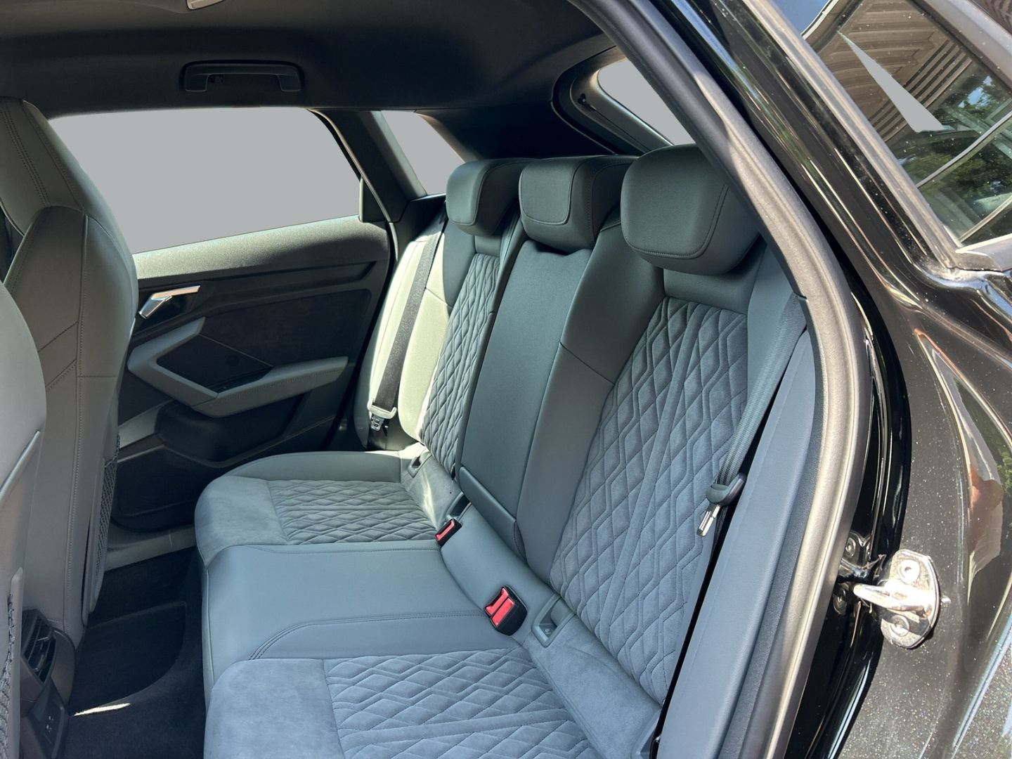 Fahrzeugabbildung Audi A3 SPORTBACK 150PS+LED+LEDER+NAVI+CARPLAY+VIRTUA