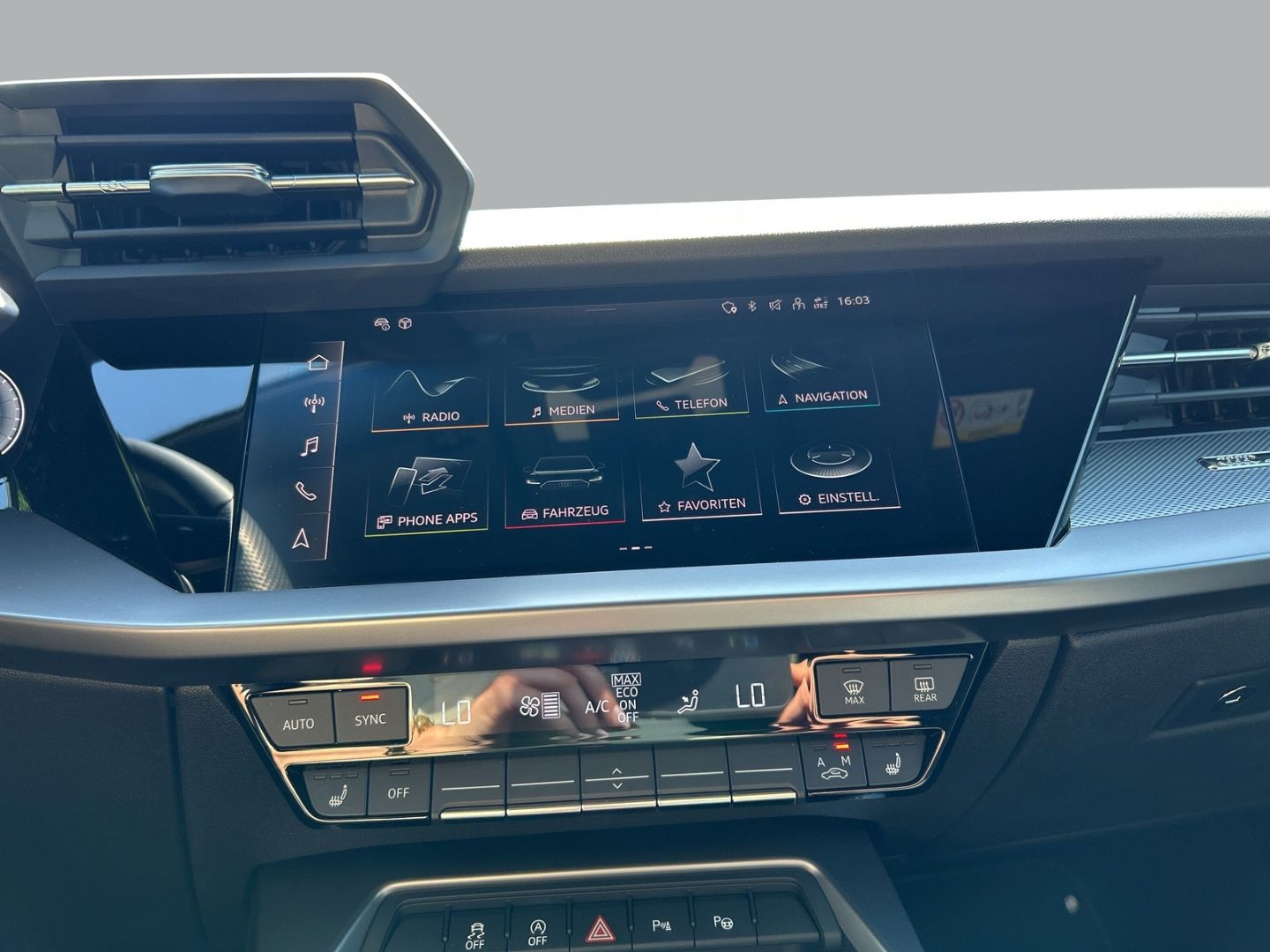 Fahrzeugabbildung Audi A3 SPORTBACK 150PS+LED+LEDER+NAVI+CARPLAY+VIRTUA