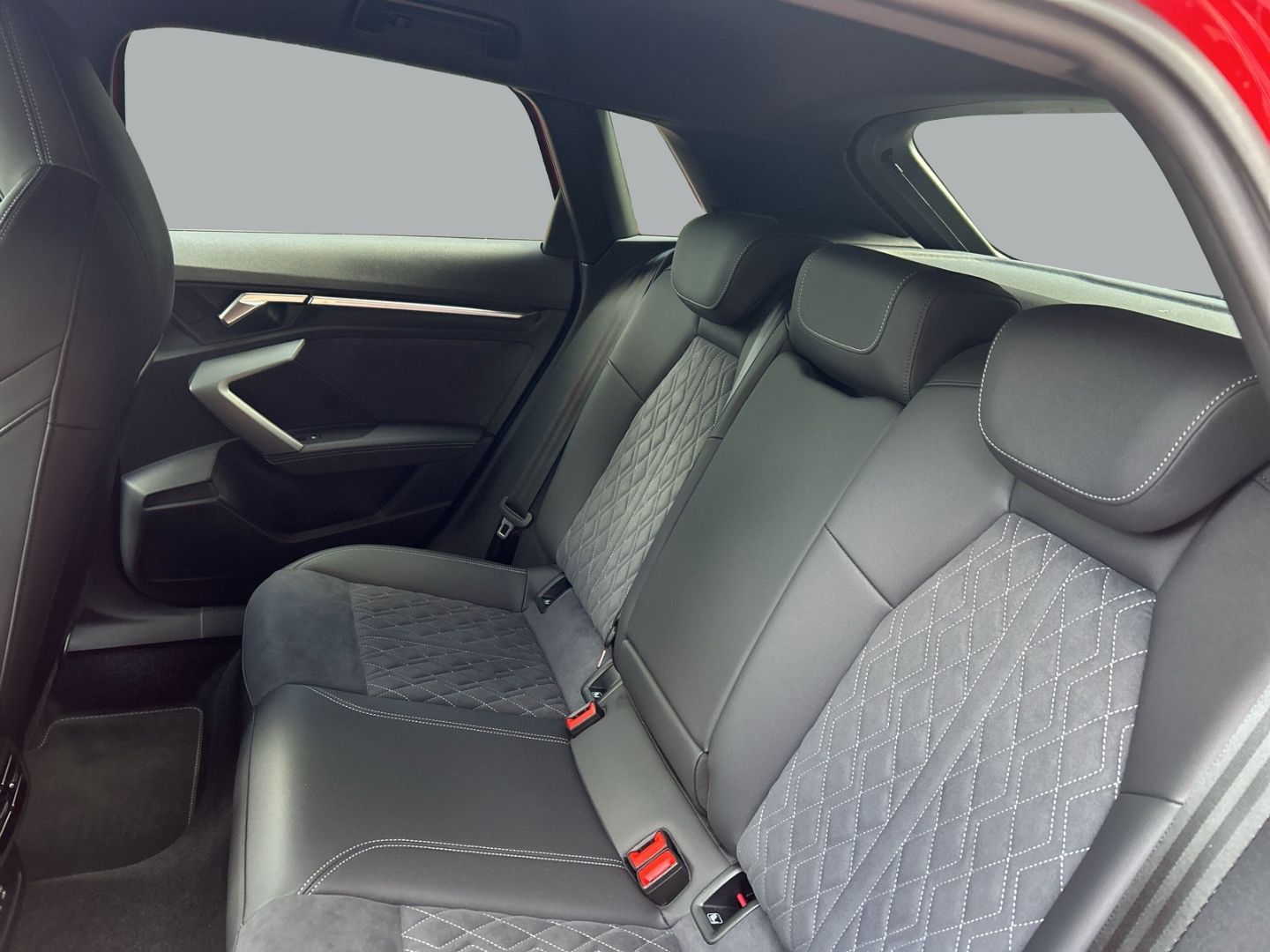 Fahrzeugabbildung Audi A3 SPORTBACK ADVANCED 30TFSI+AHK+VIRTUAL+SHS+KAM