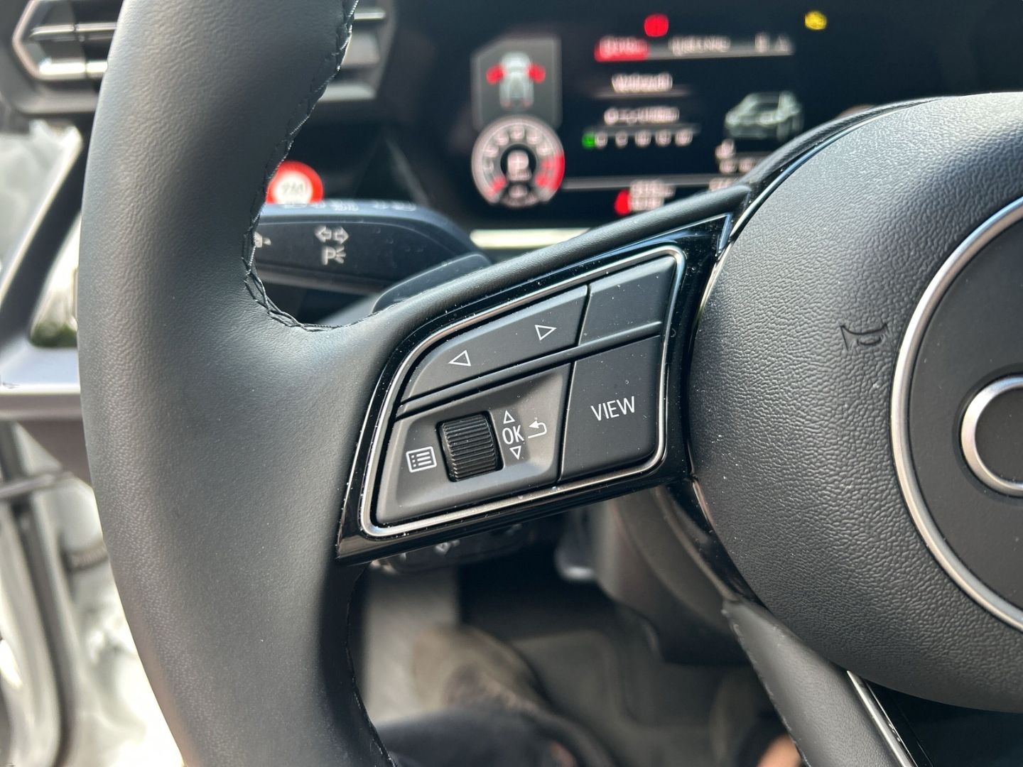 Fahrzeugabbildung Audi A3 SPORTBACK ADVANCED TFSI+LED+AHK+VIRTUAL+SHZ