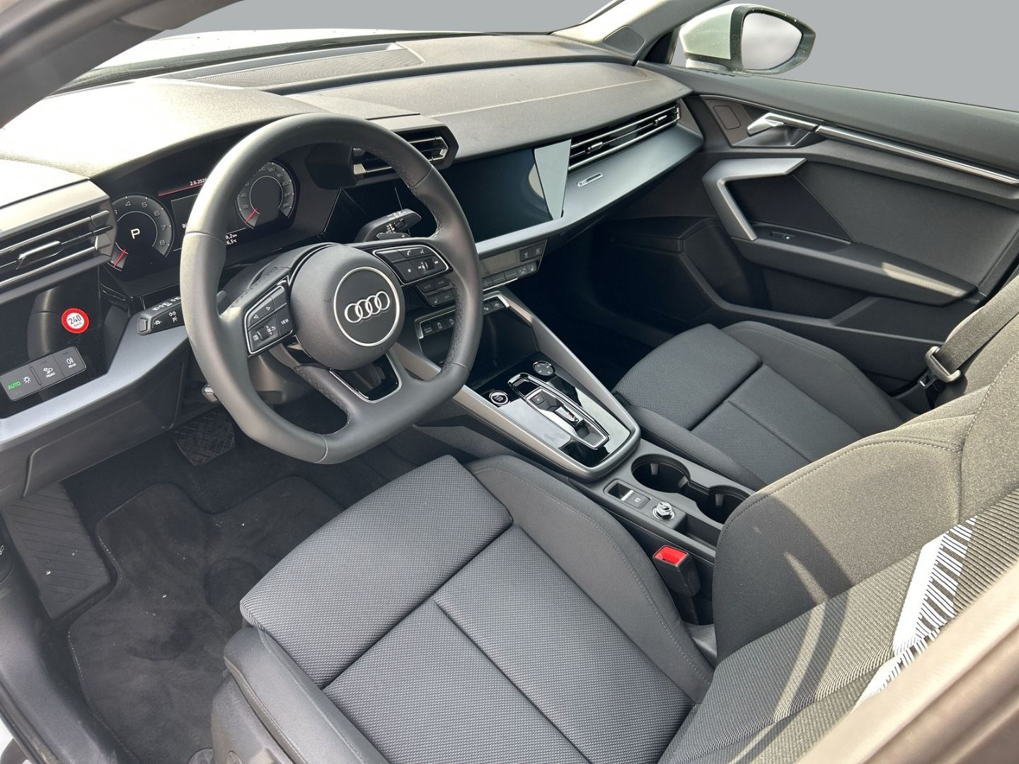 Fahrzeugabbildung Audi A3 SPORTBACK ADVANCED TFSI+AHK+LED+NAVI+VIRTUAL