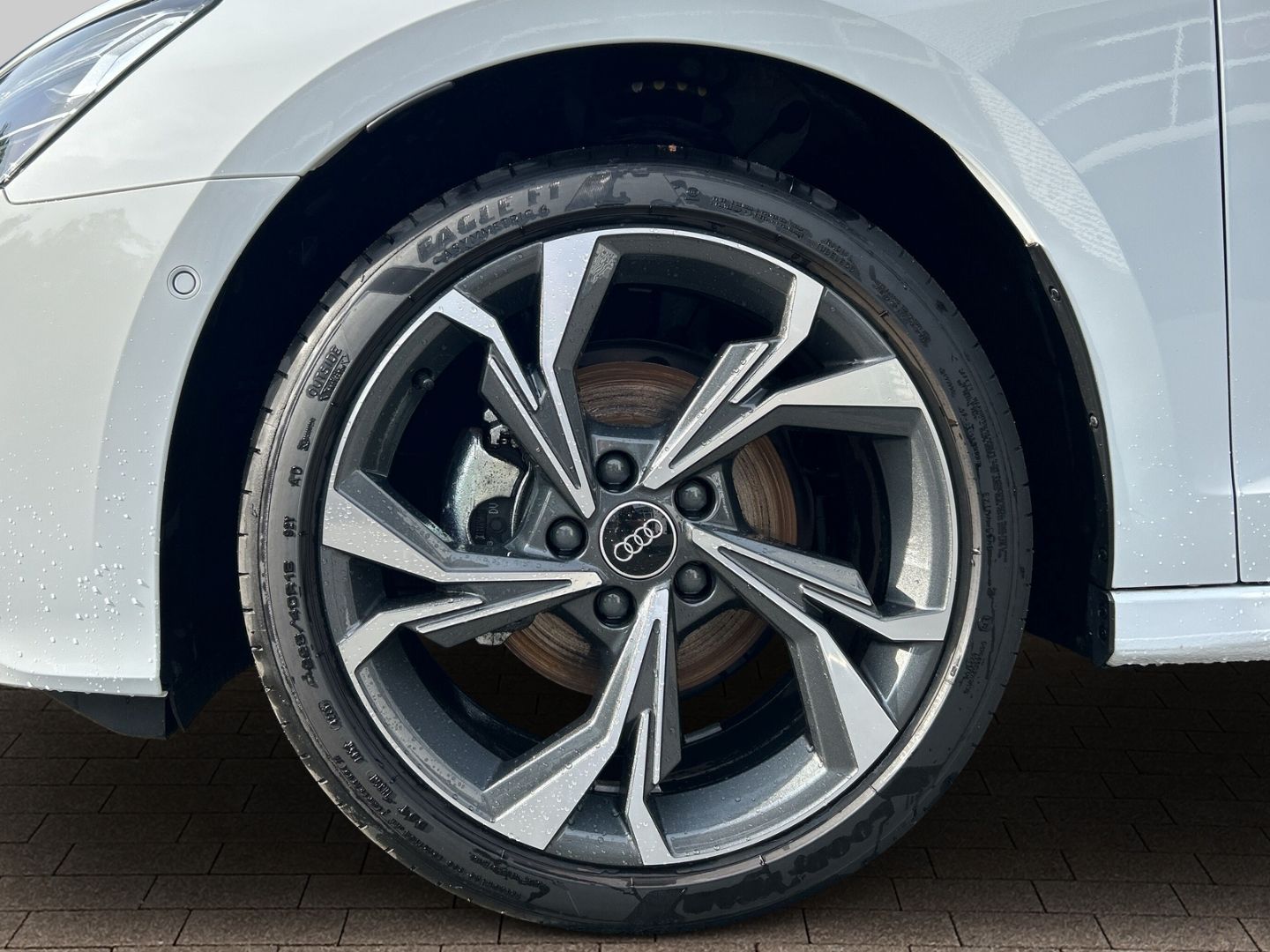 Fahrzeugabbildung Audi A3 SPORTBACK ADVANCED TFSI+AHK+LED+NAVI+VIRTUAL