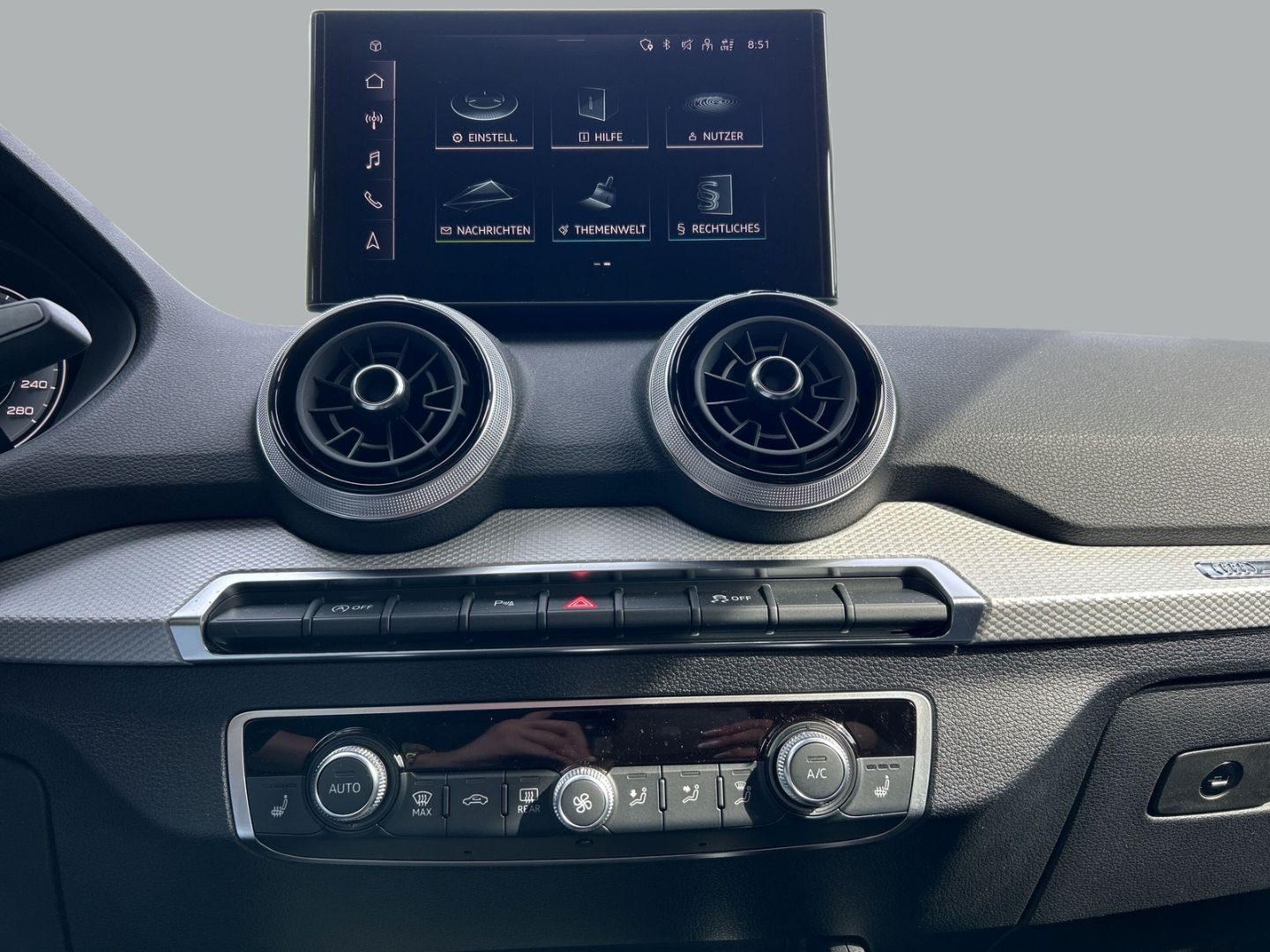 Fahrzeugabbildung Audi Q2 S-LINE 35TFSI+LED+AHK+CARPLAY+VIRTUAL+KAMERA