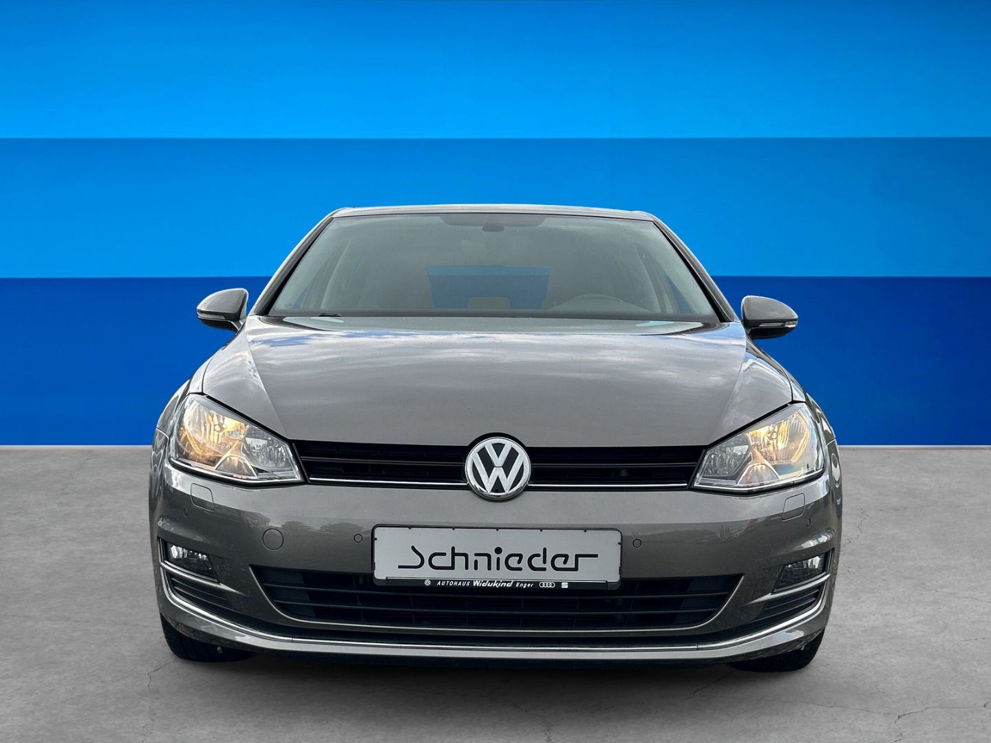 Fahrzeug 8 Fahrzeugabbildung Volkswagen Golf VII 1.4 TSI Allstar BMT Navi Dyn. Kurvenlic - mit KI generiert/bearbeitet